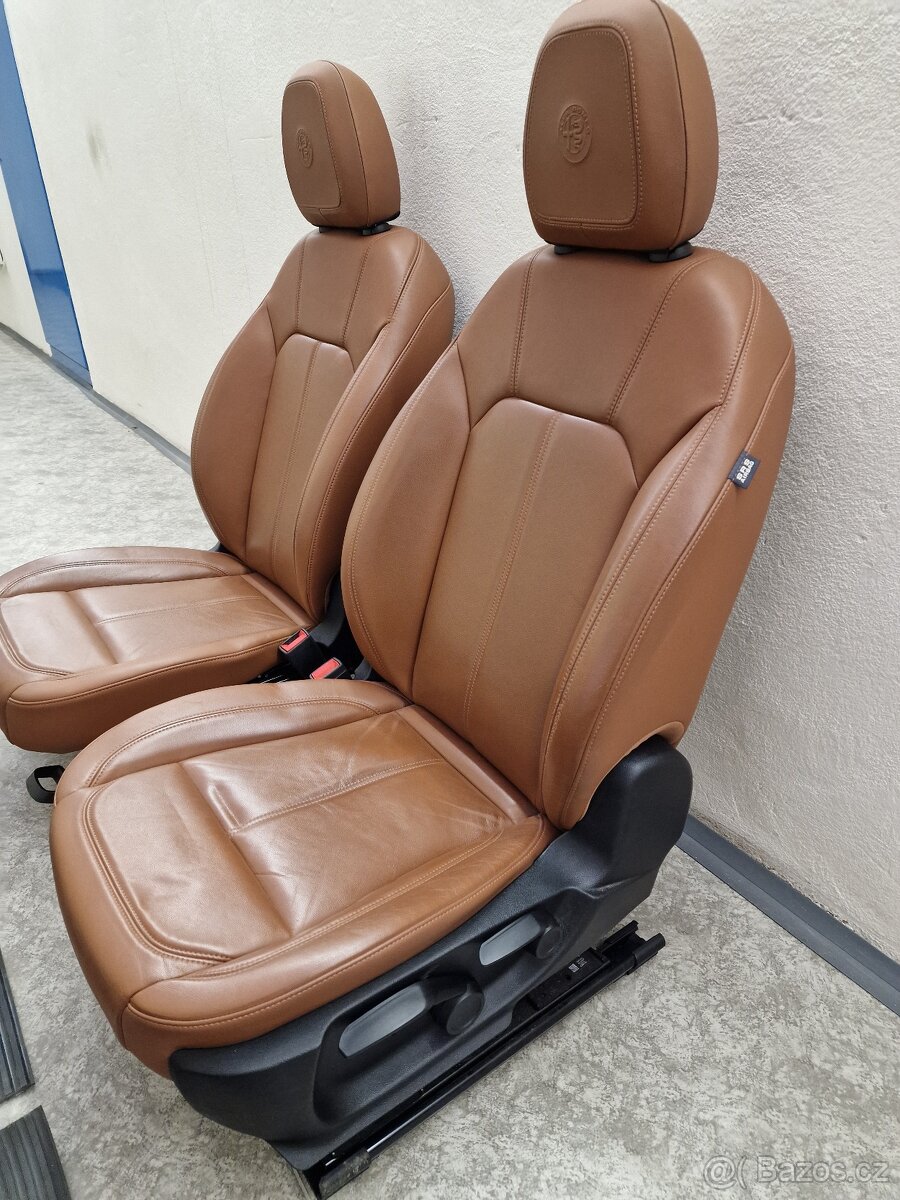 Prodám sedačky Alfa Romeo Giulia - 4