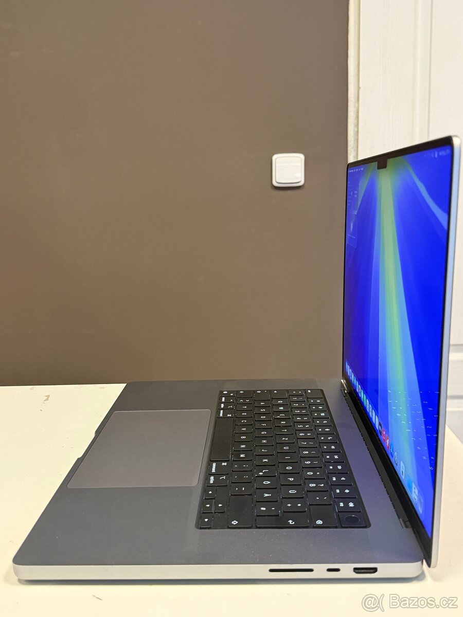 MacBook PRO 16” M1 PRO - 4