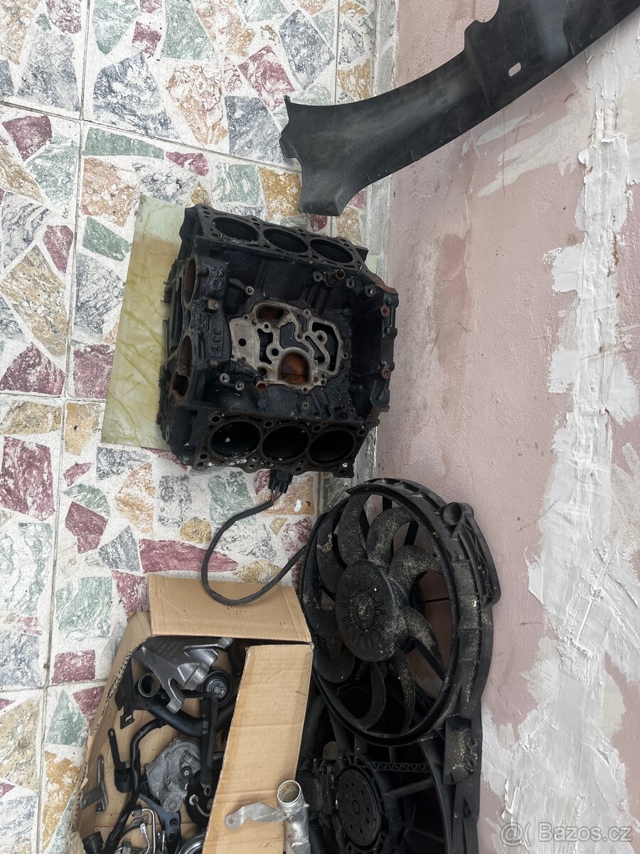 Motor 2,7tdi audi - 4
