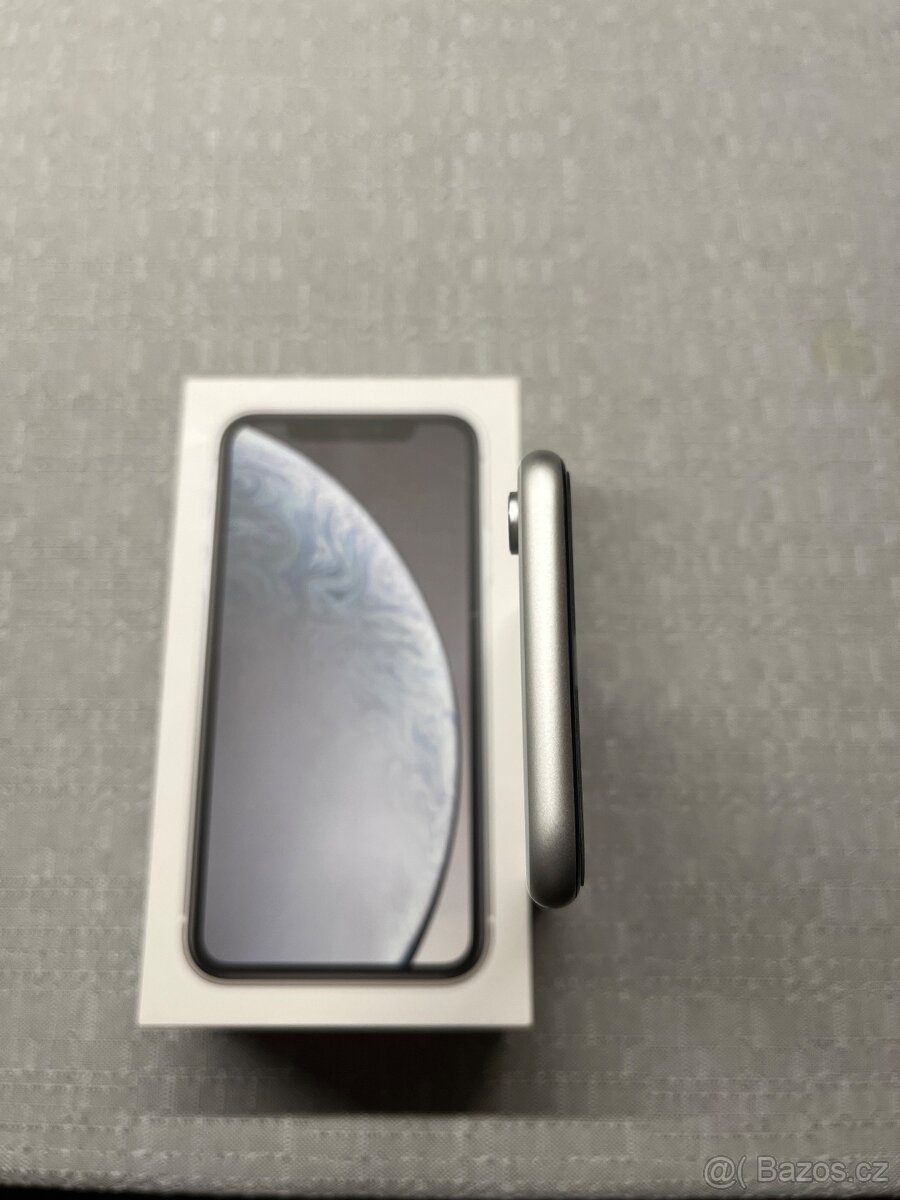 Apple iPhone XR, 64GB White - 4