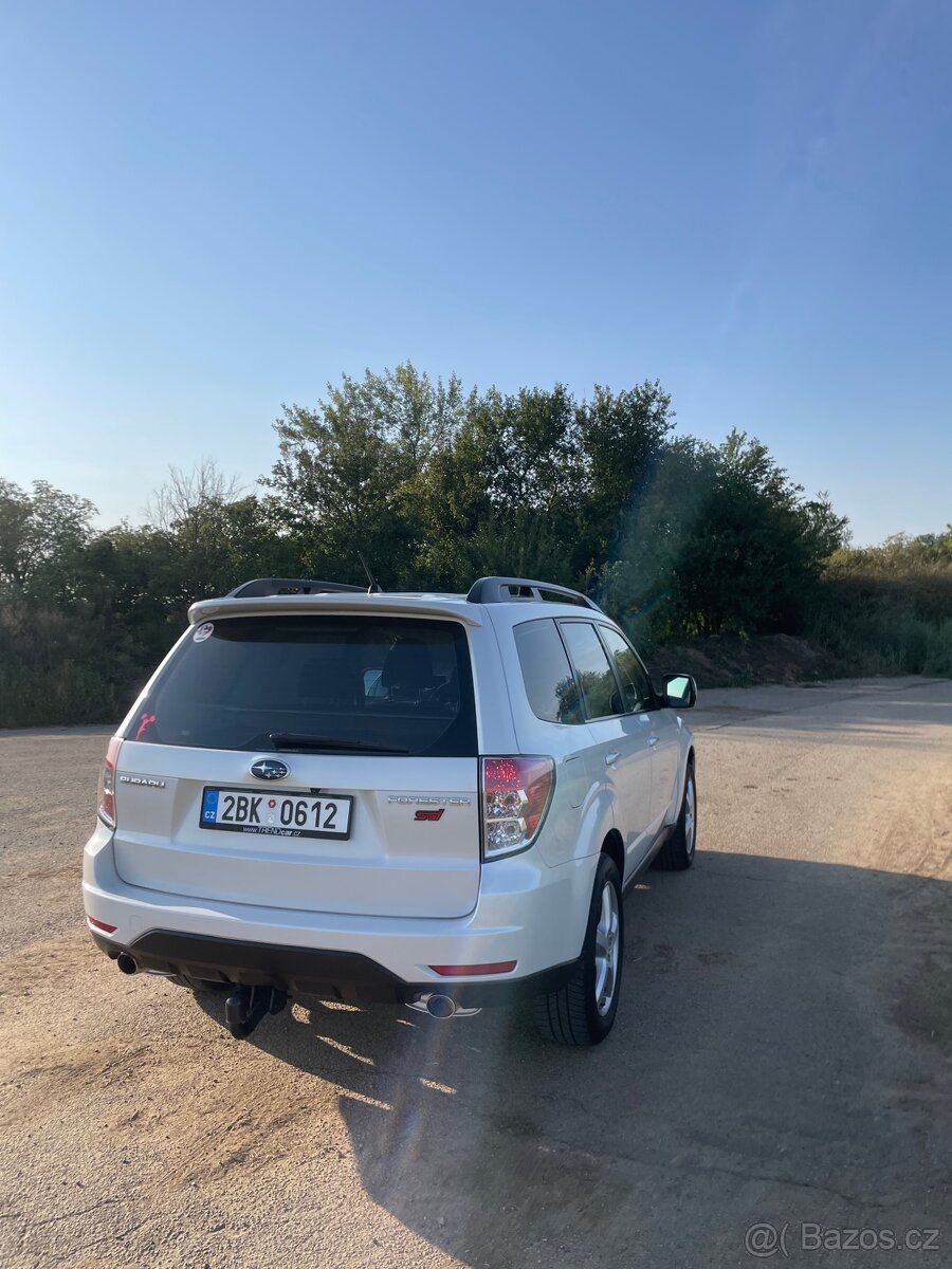 Subaru Forester 2.5 XT - 4