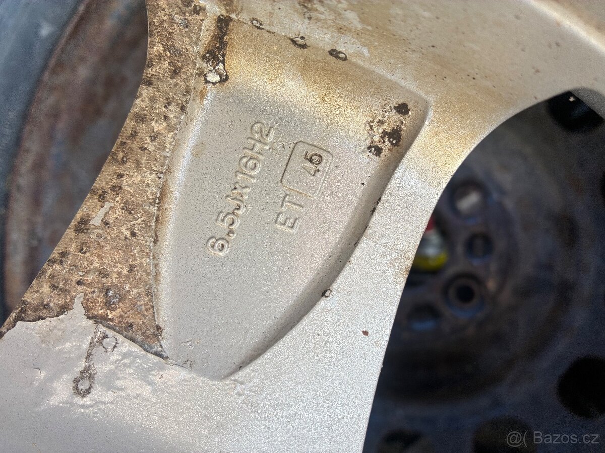 Toyota 16” pneu 215/70 r16 - 4