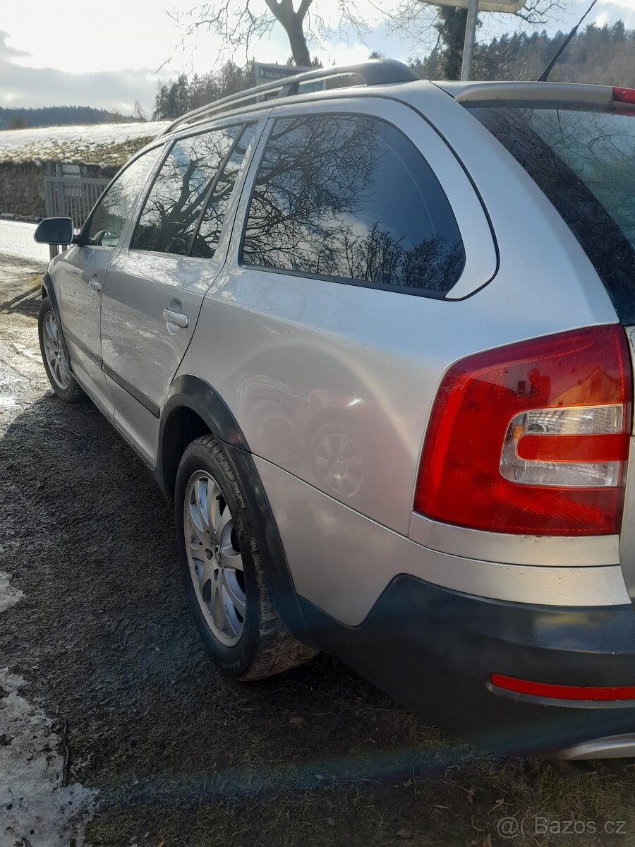 Škoda Octavia Scout - 4
