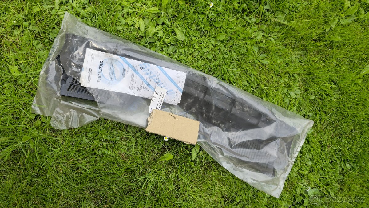 Přední gril VW Golf 5 - 4