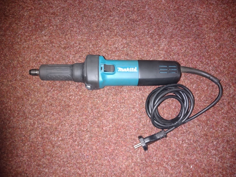 Prodám Nová, nepoužitá přímou brusku (fortunku) Makita GD0 - 4