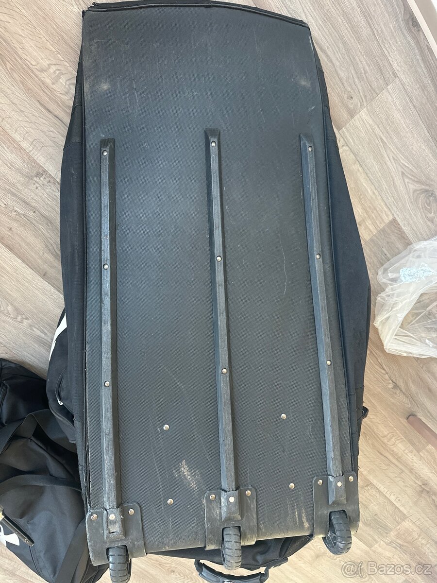 Hokejová taška Vaughn pro brankáře – na kolečkách - 4