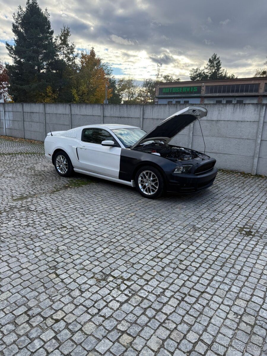 Ford mustang 2013 premium 3.7 - 4