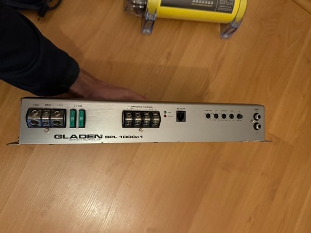 Set subwoofer Gladen SQX 12 VB Extreme 750W + zesilovač - 4