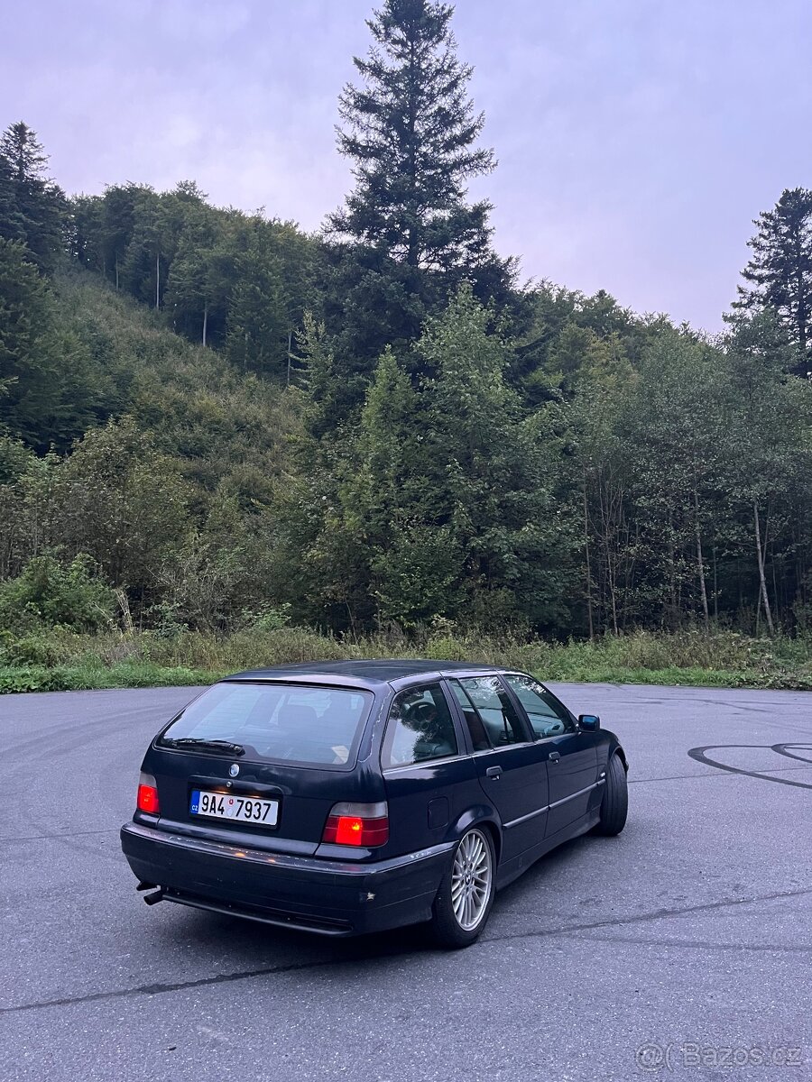 BMW E36 318is 103kW - 4