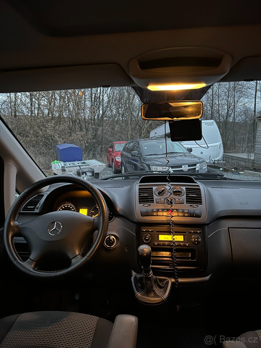 K PRONÁJMU - Minibus Mercedes Vito (8 míst) - 4