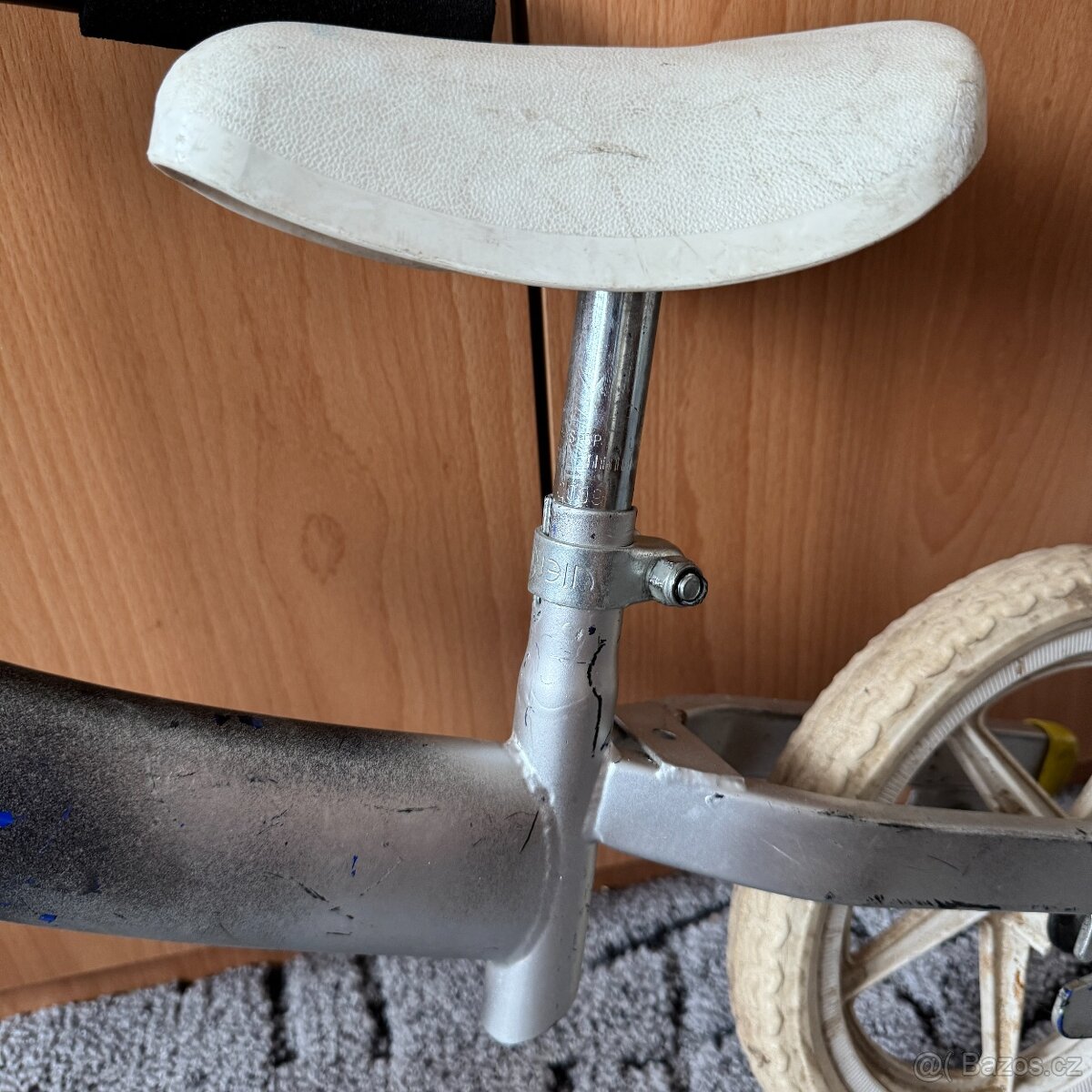 Dětské odrážedlo černobílé - 4