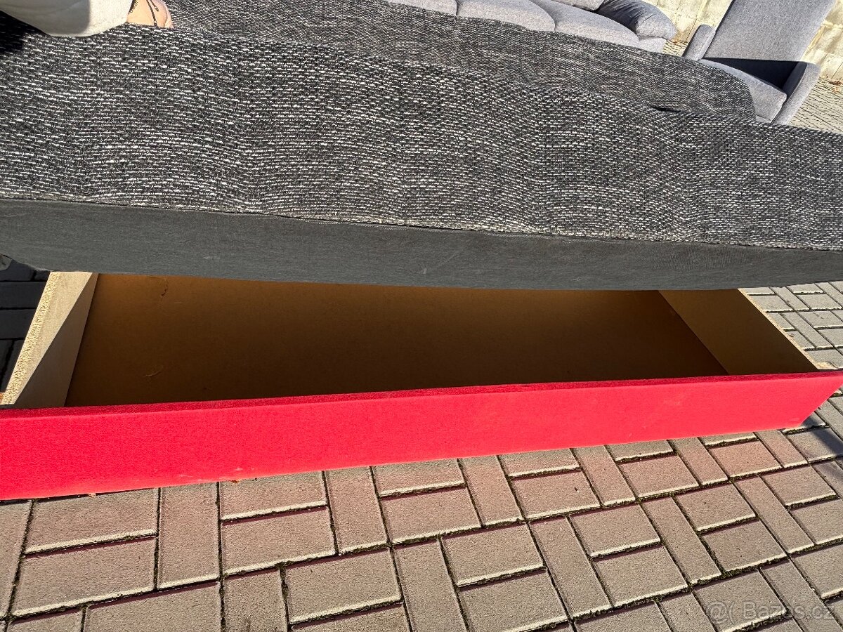 Rozkládací pohovka - 4