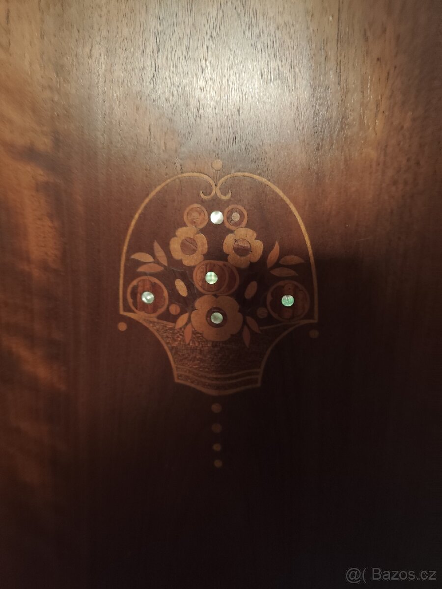 Starožitné skříně rok cca 1920 - 4