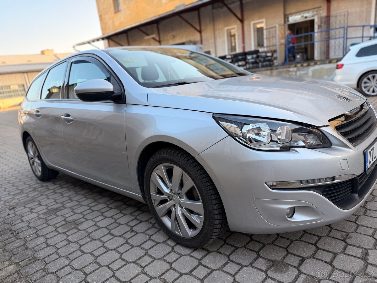 Peugeot 308 rok 2017 Combi 1.6HDi Automat - 4
