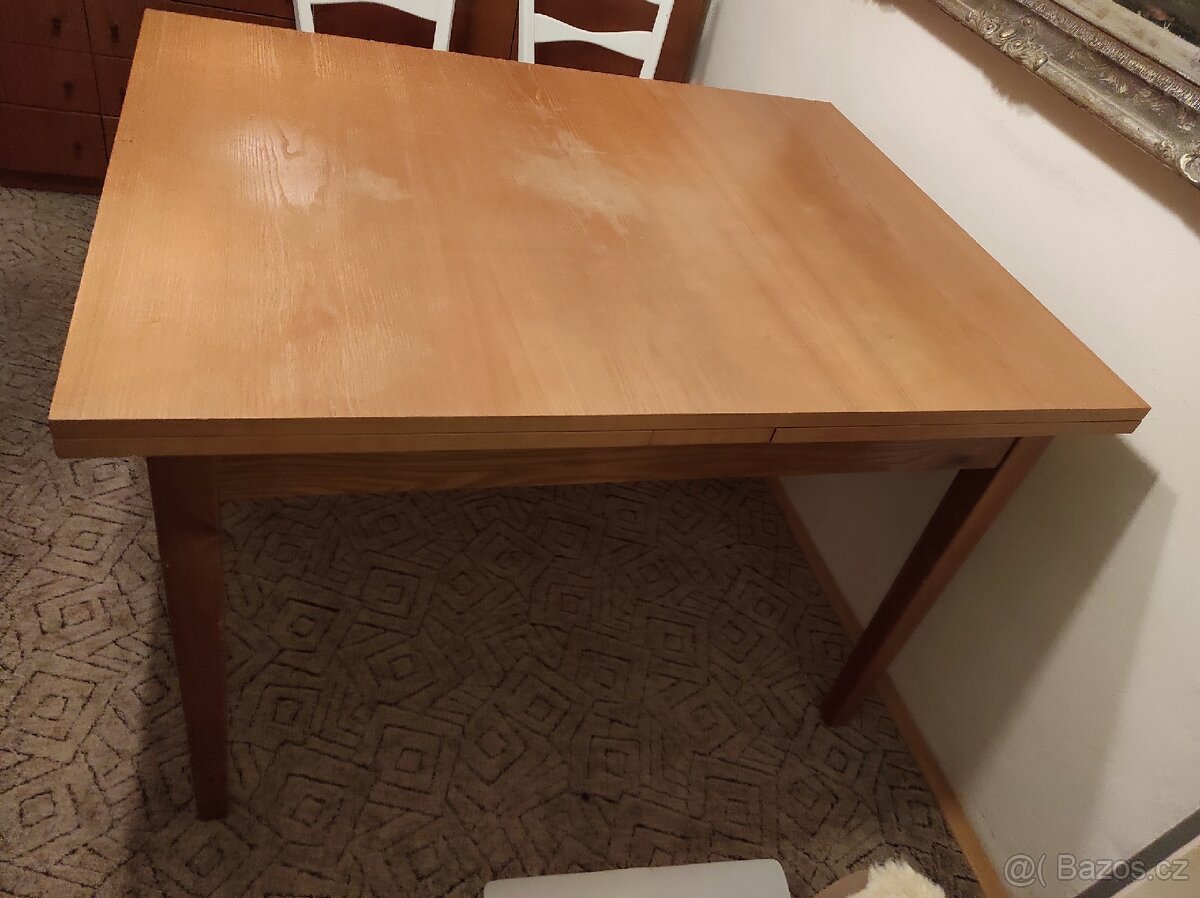 Rozkládací jídelní stůl - 4