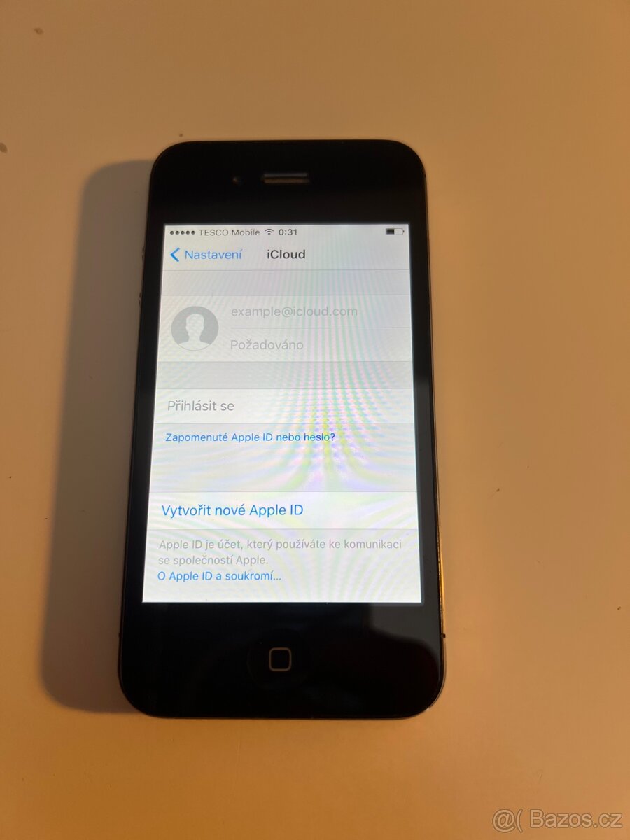 iPhone 4S 8gb Černy v dobrem stavu - 4