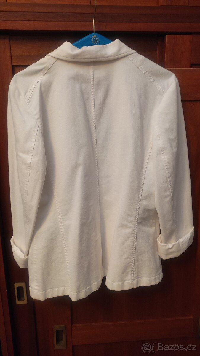 Bílé sako - 4