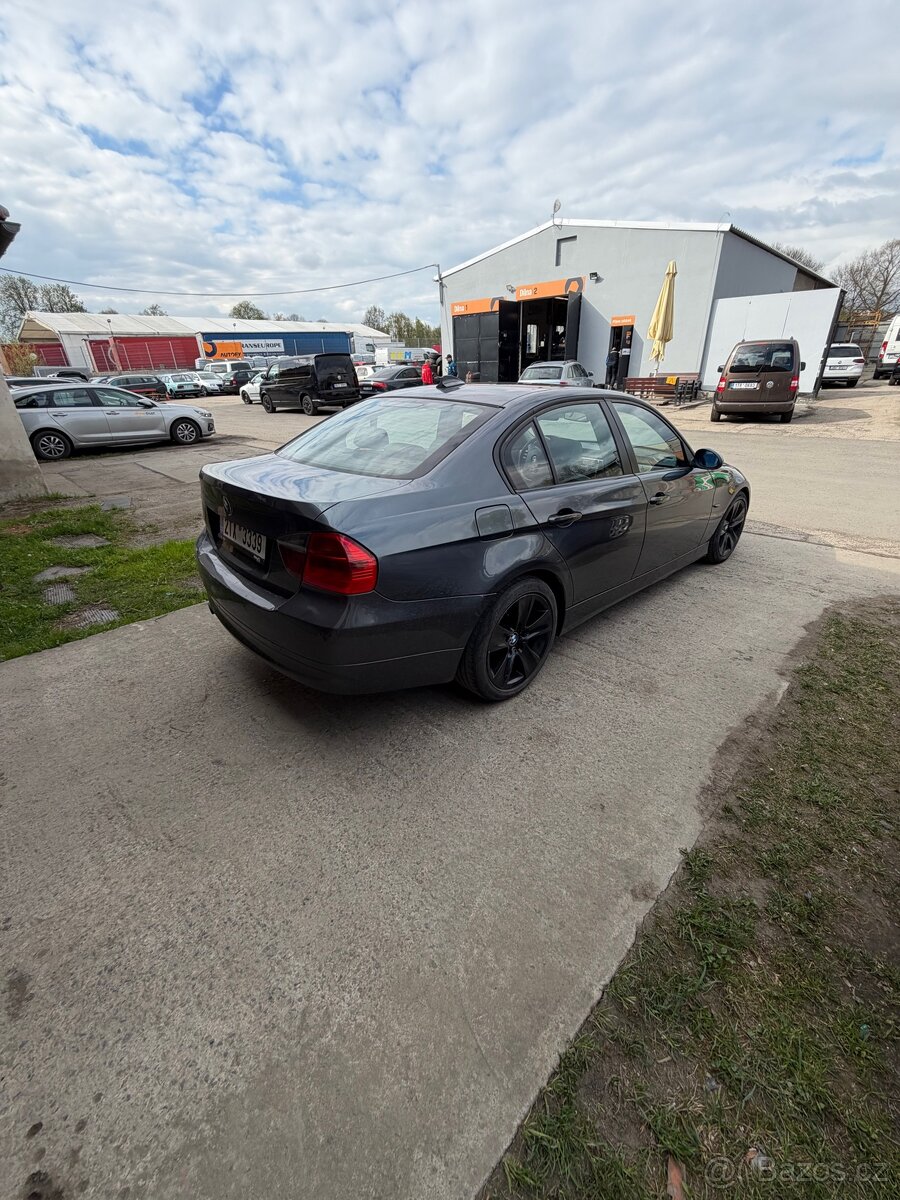 Bmw e90 320d - 4