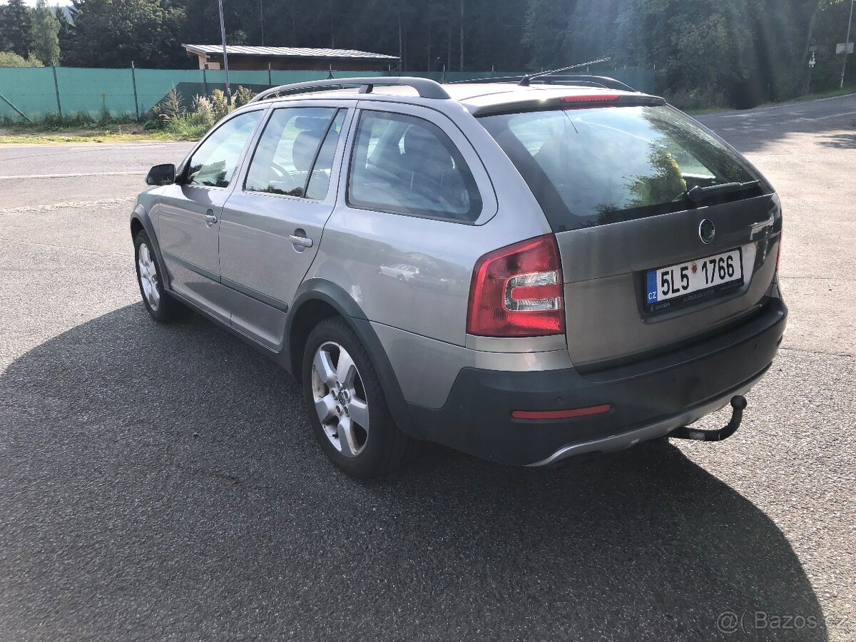 Škoda Octavia Scout 2.0 TDI 4x4 - 4