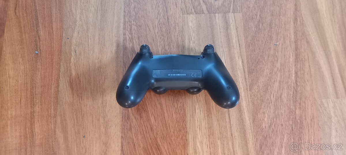 Prodám ovladač pro playstation 4 - 4