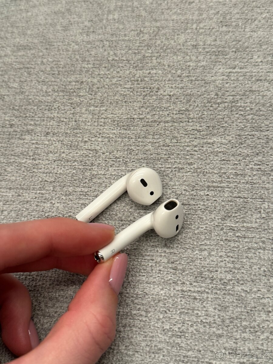 AirPods 2.generace - 4