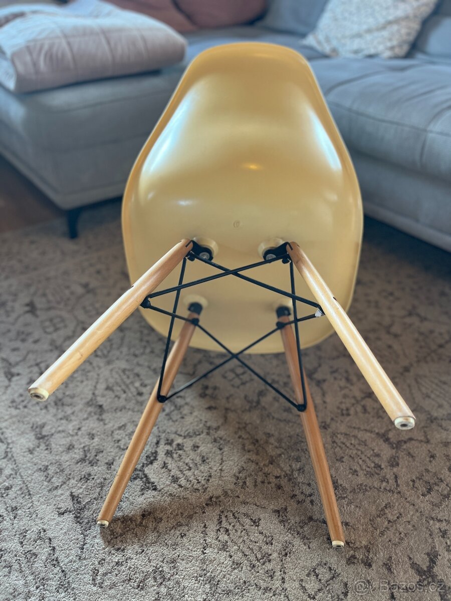 Prodám 4 ks designových jídelních židlí - 4