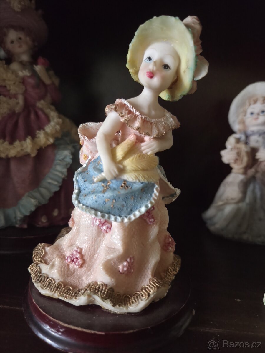 Různé sošky,vázičky atd. - 4