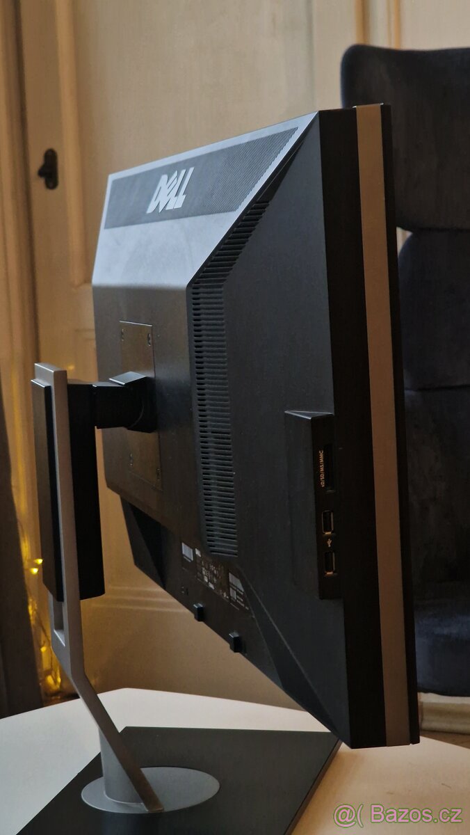 Dell UltraSharp U2711b - 4