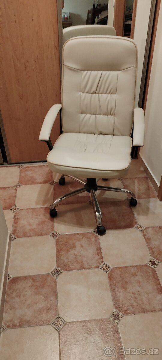 Kancelářské křeslo bílé kožené - 4