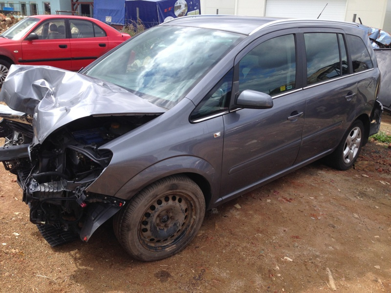 Opel Zafira 1,8 16V 2007 - pouze díly - 4