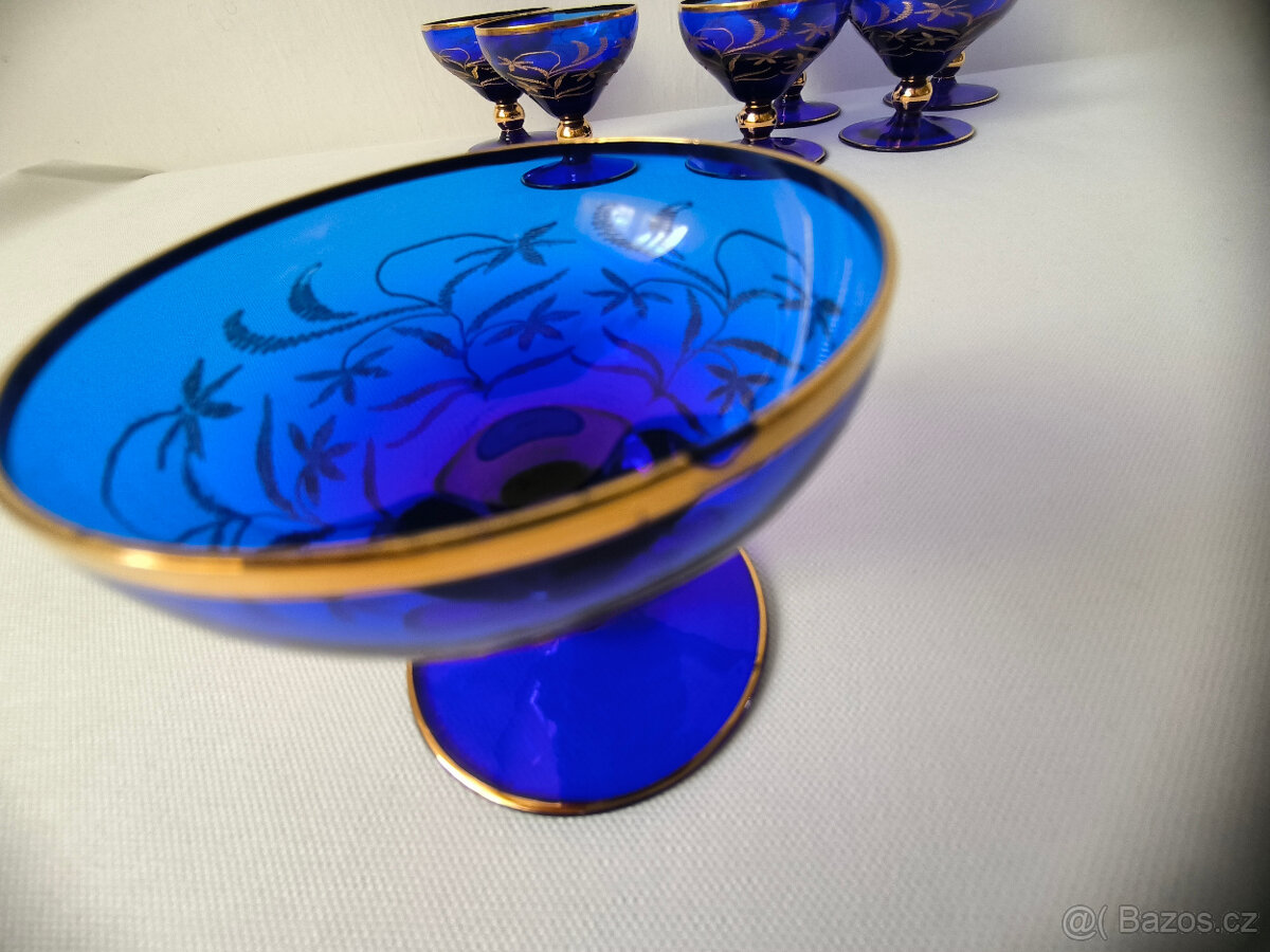 Sklenička modrá 7x, zlatě vyryté - 4