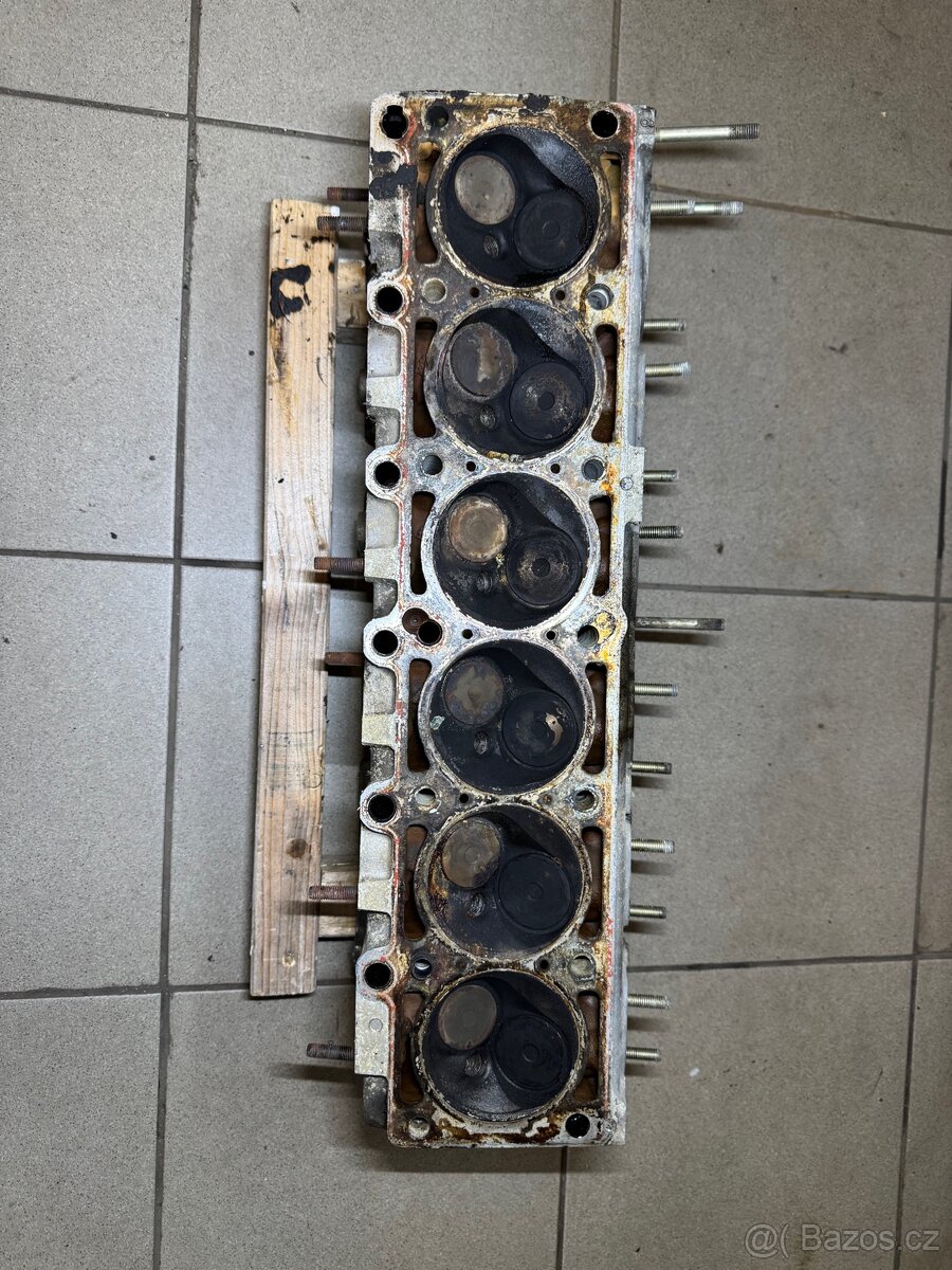 BMW E30 hlava 885 m20b25 - 4