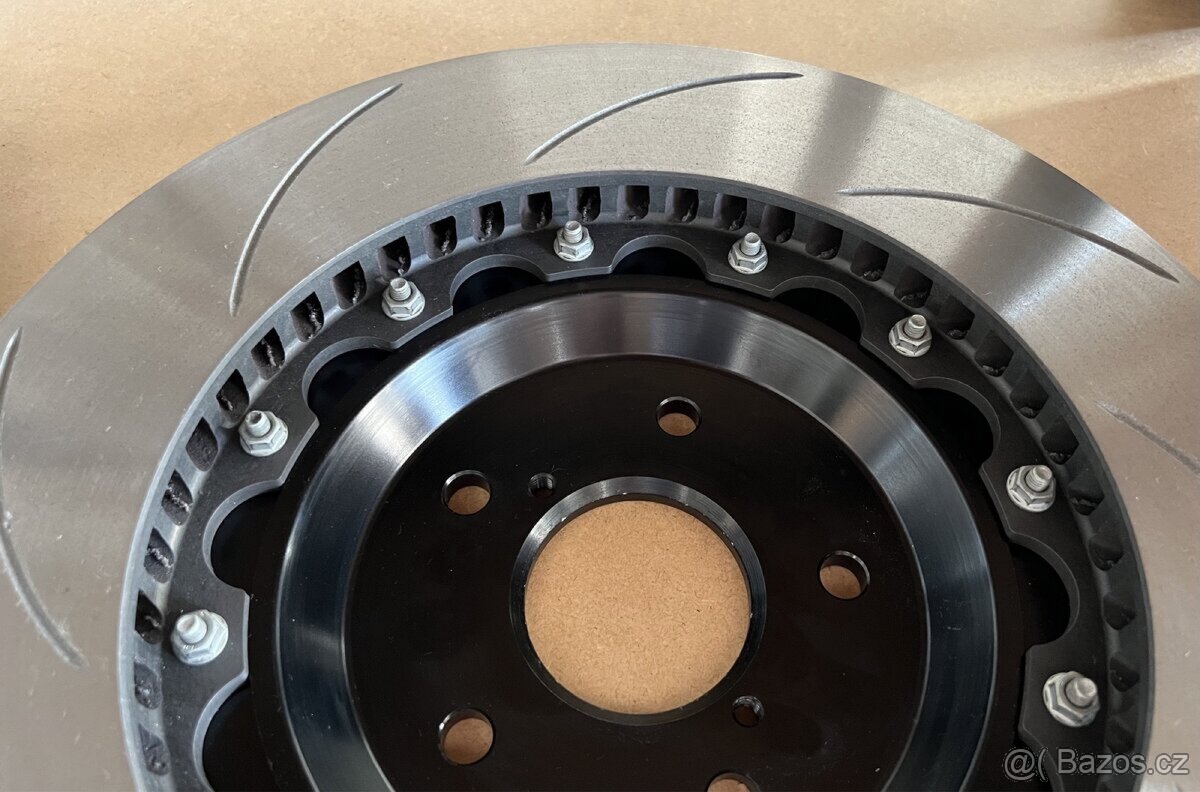 Nove predni kotouce Toyota Yaris GR - 4