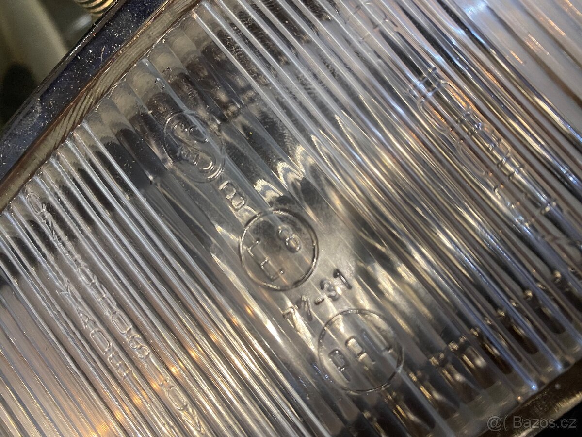 Predam ulozenky pridavne svetla TATRA 613 - 4