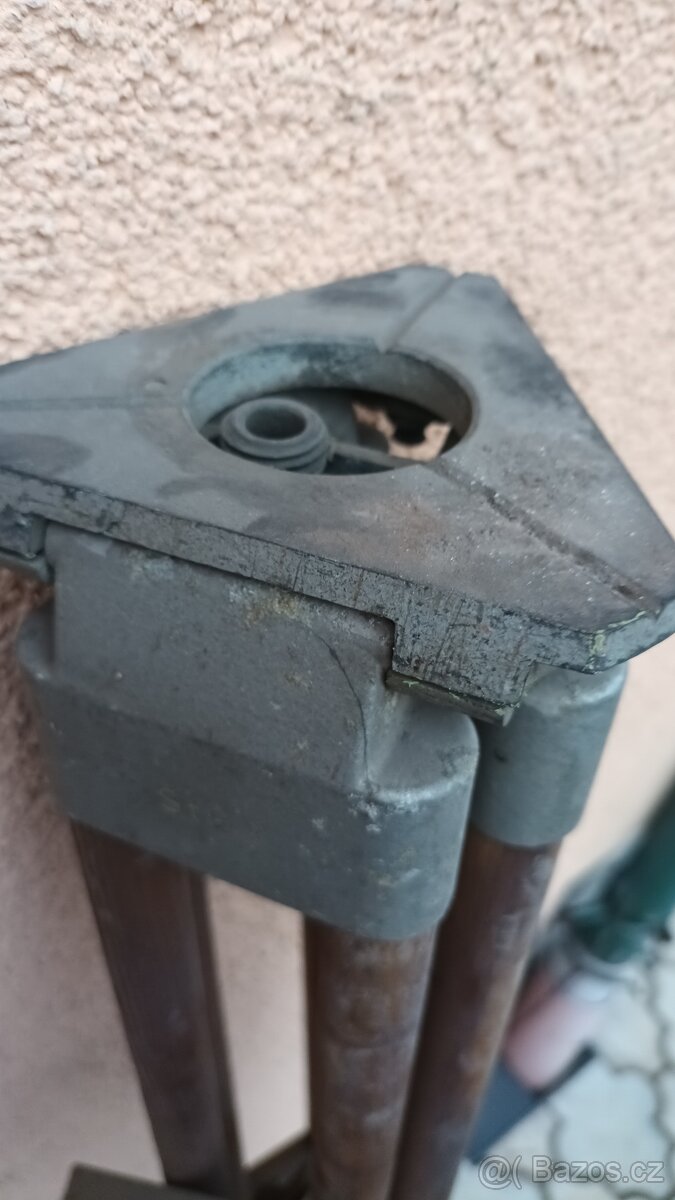 Starý stojan, stativ - 4