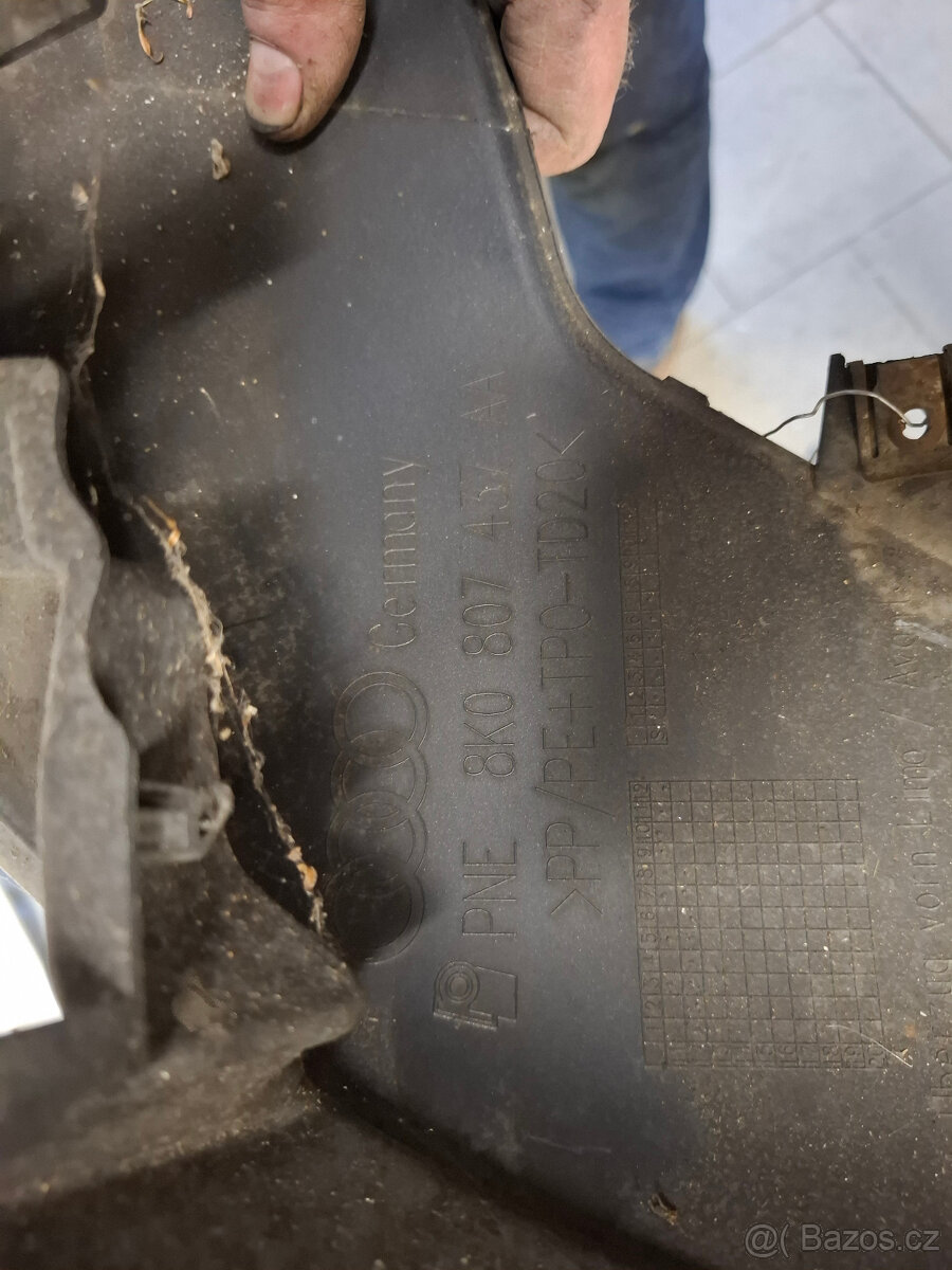 Přední nárazník Audi A4 8K 8K0807437AA - 4