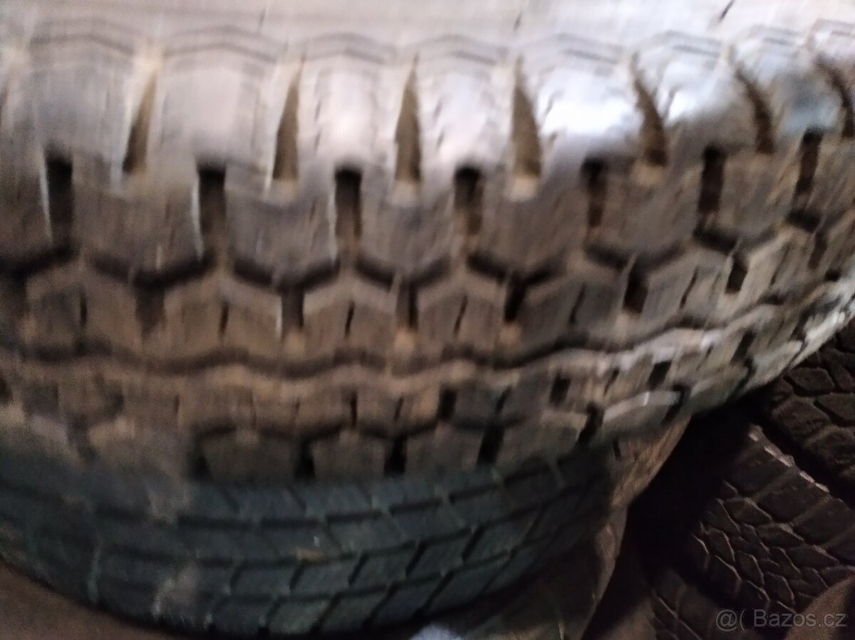 Nové gumy 155r15 - 4