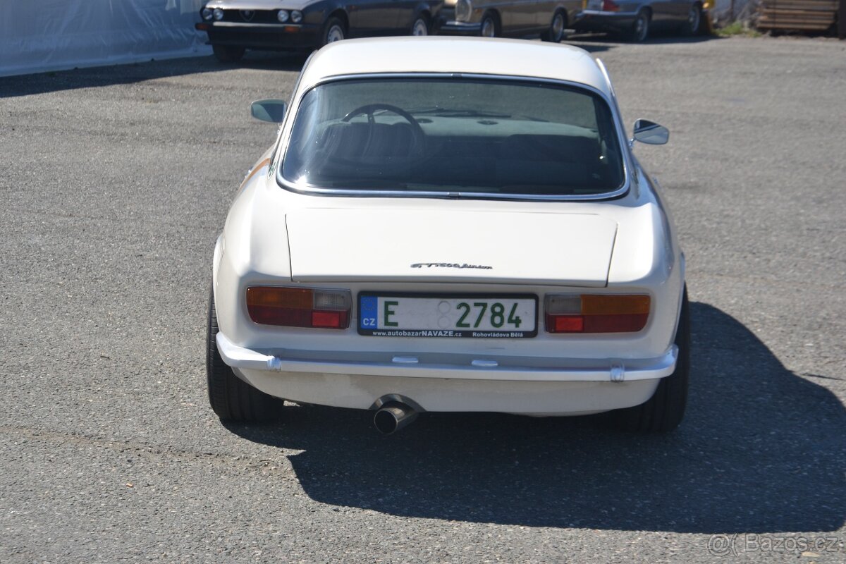 Alfa Romeo GT Junior 1600 GT coupe - 4