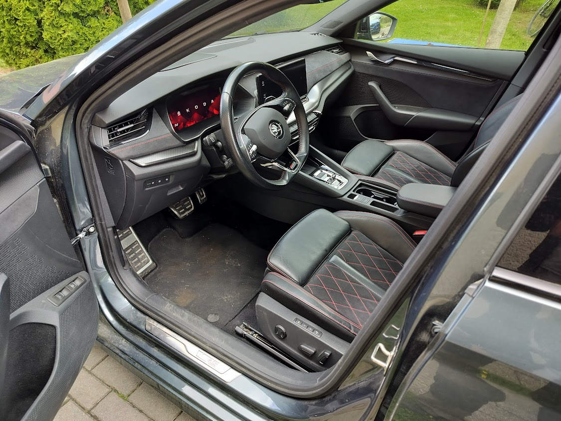 skoda octavia IV rs hybrid - 4