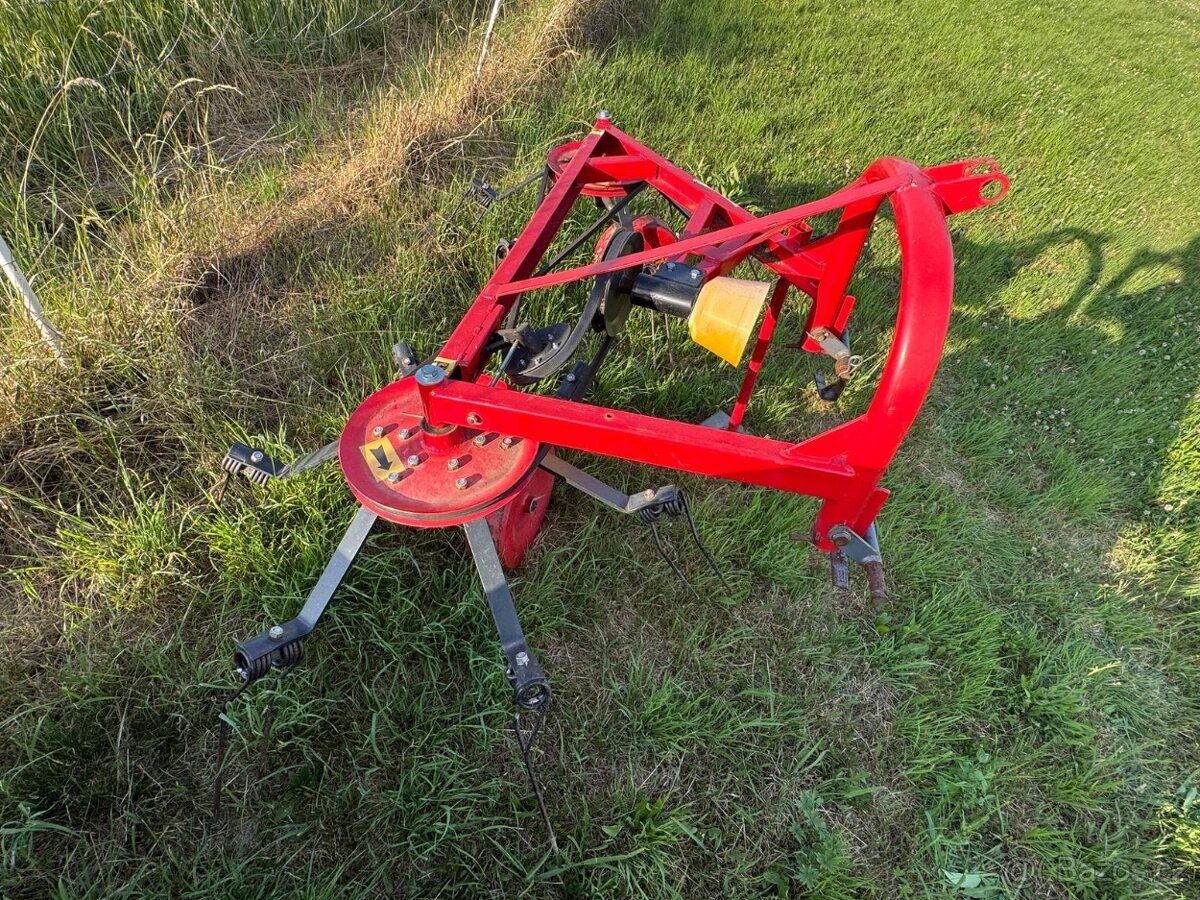 Rotační sekačka a obraceč na seno - 4