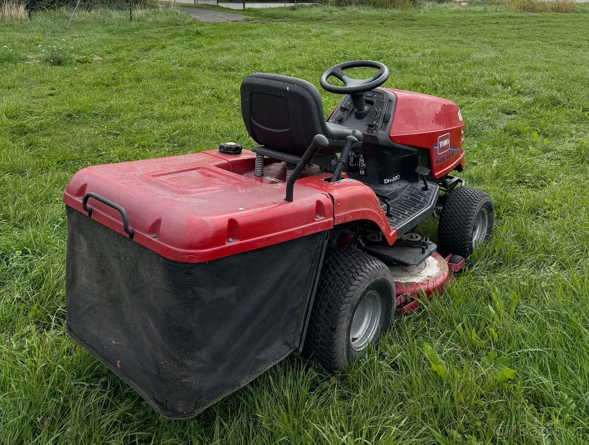 Zahradní traktor TORO DH 220 - 4