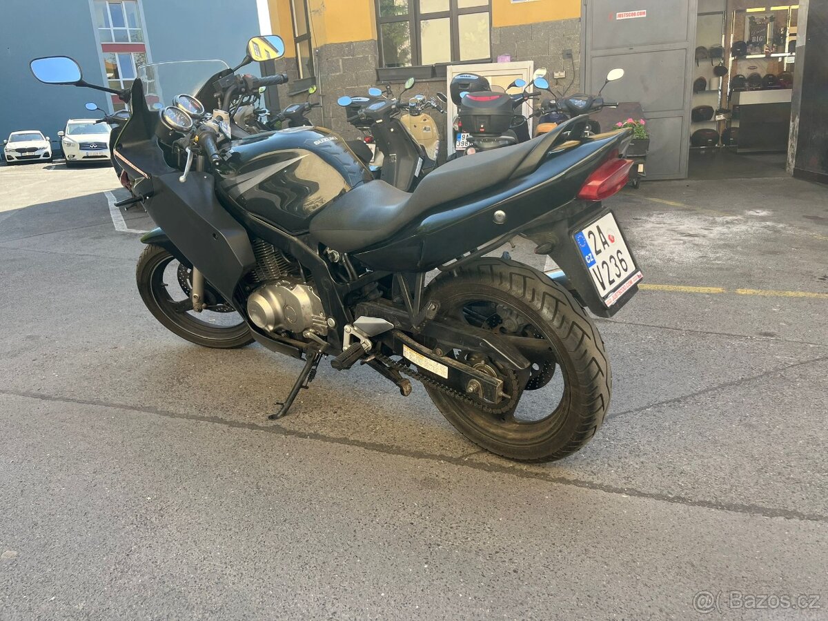 Sleva. Suzuki GS500 FU - 4