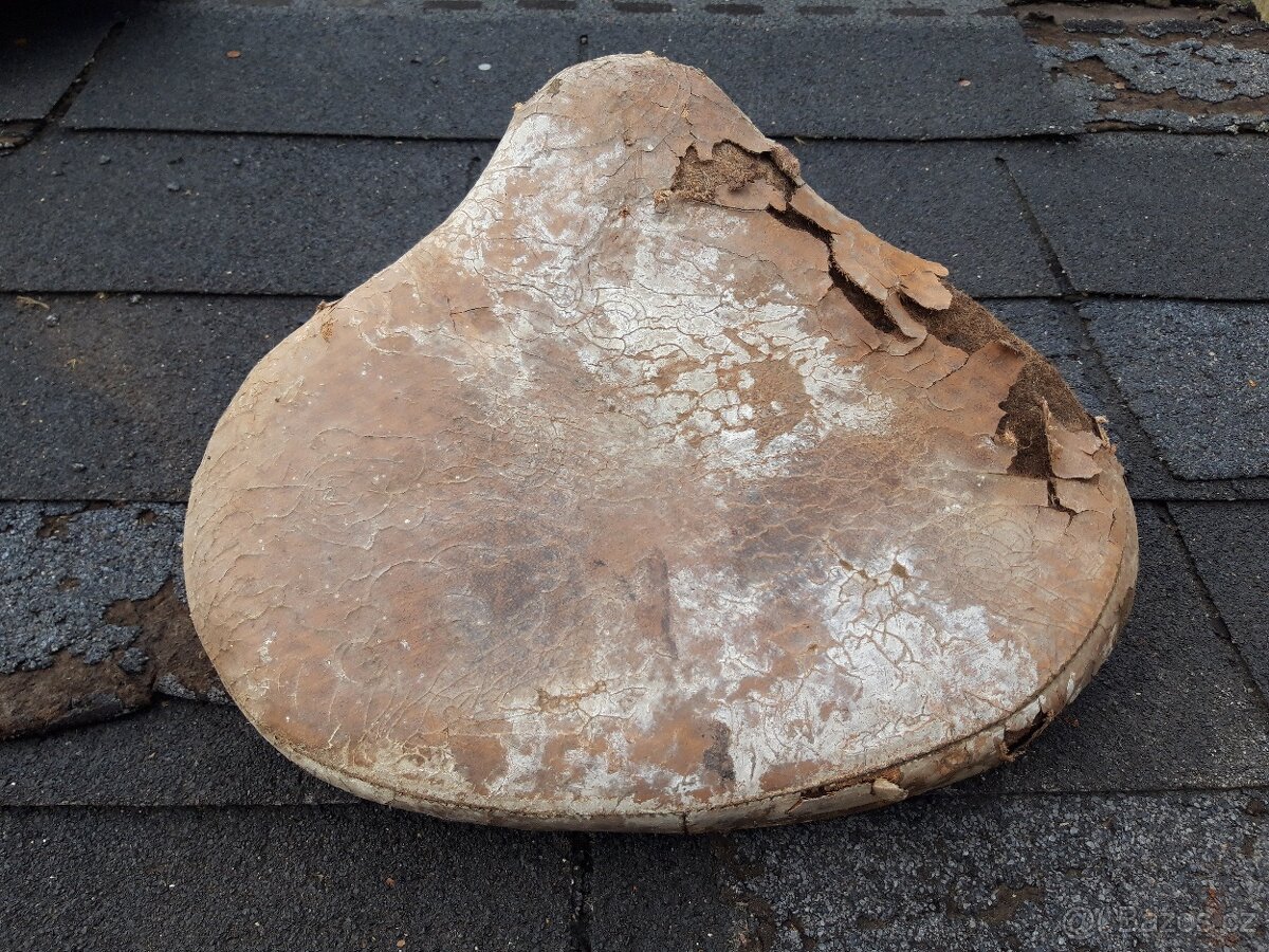 Sedlo Ogar 350, 1948, typ 12 - 4