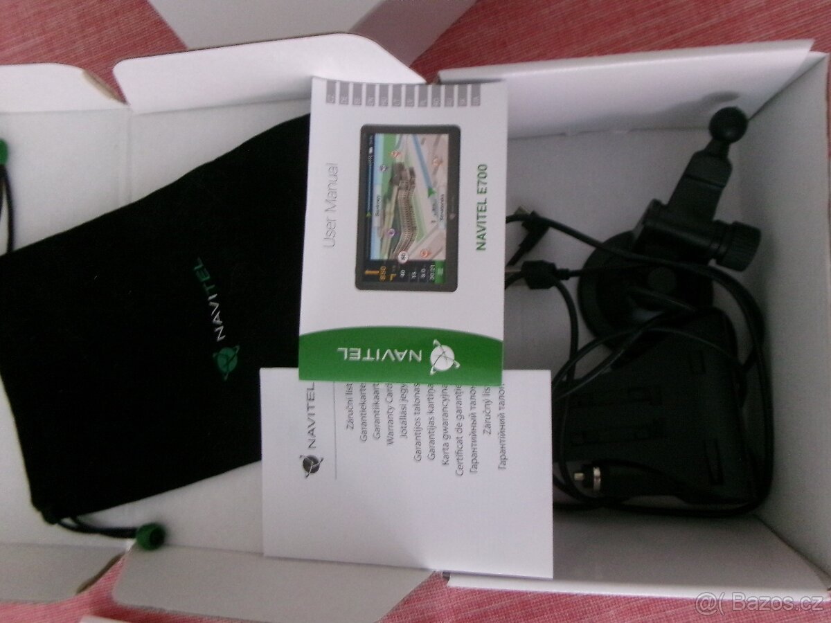 Navigace Navitel E700. - 4