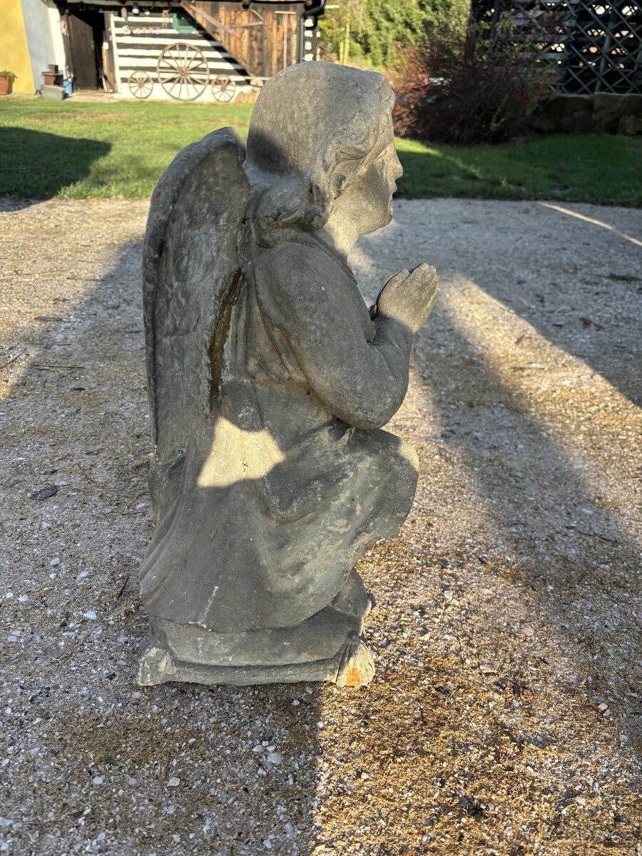 Kamenná socha anděla - 4