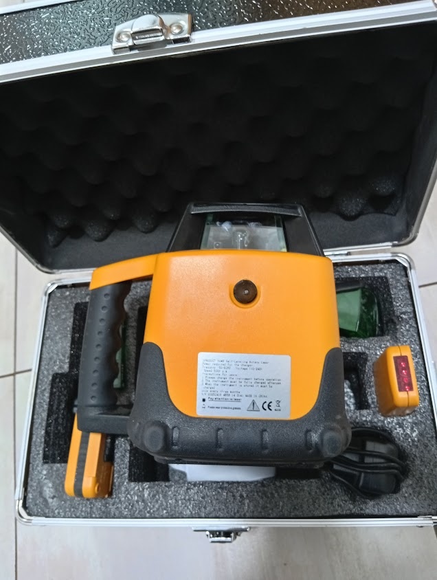 rotační laser Rotační zelený laserový přístroj VEVOR 500M + - 4