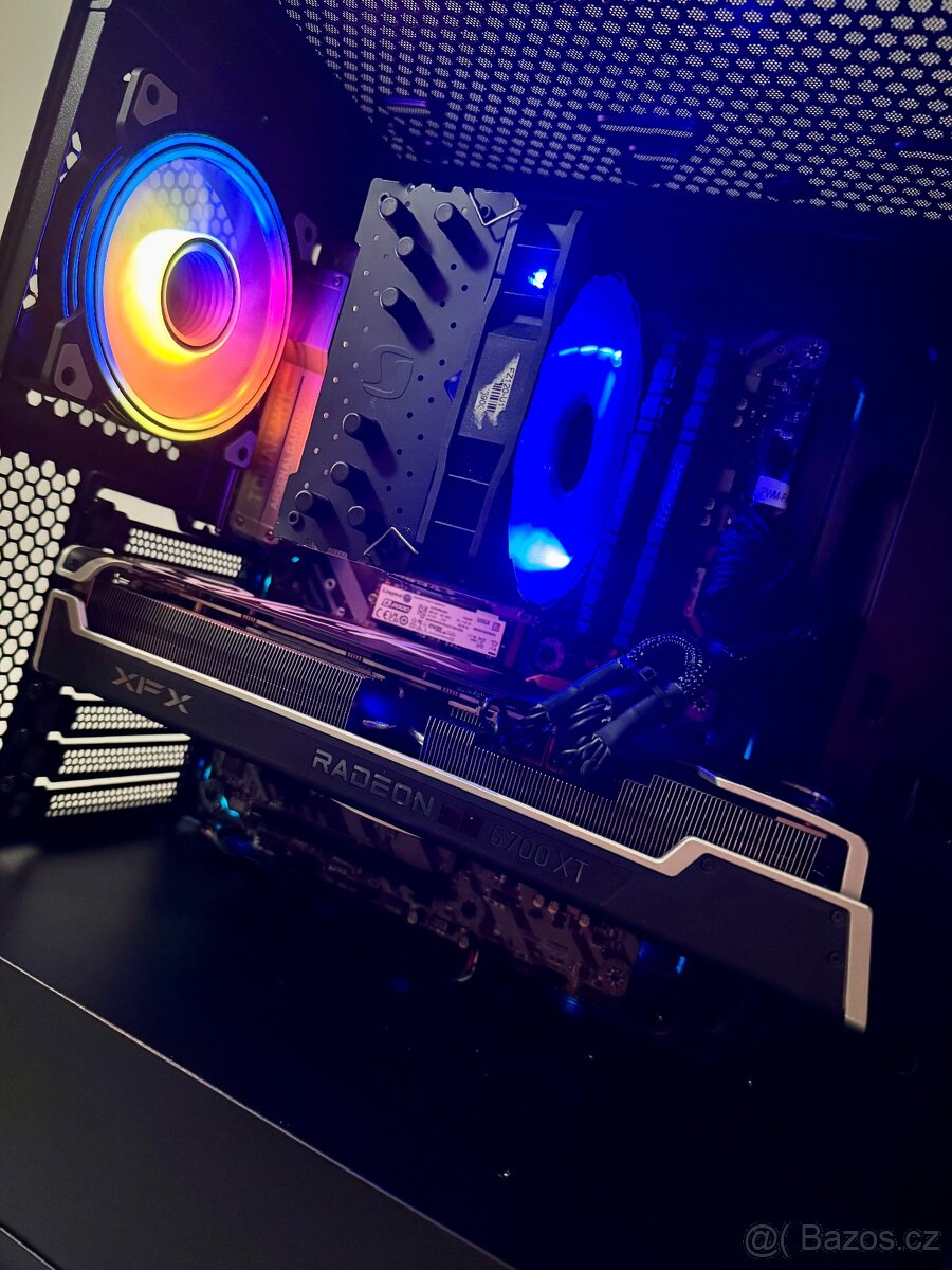 HERNÍ PC I7 8700/16GB RAM/RX 6700-XT/500GB SSD - 4