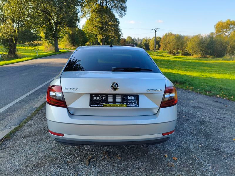 Škoda Octavia hatchback 2.0TDI – 110 kW DSG - 4