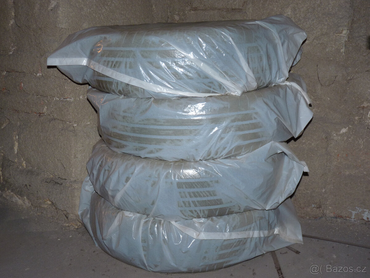 Sada letních pneu 215/65 R16 Goodyear EfficientGrip 2 - 4