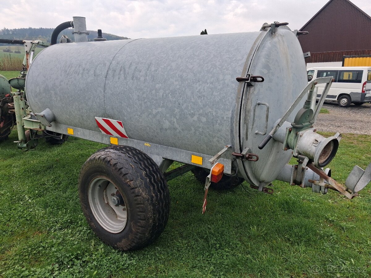 FEKÁL 4000 LITRŮ - 4